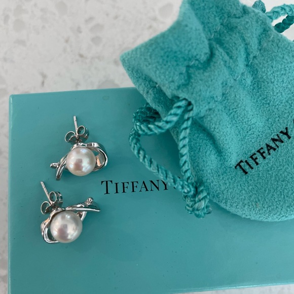 Tiffany & Co. White Gold Pearl Earrings - Picture 4 of 5